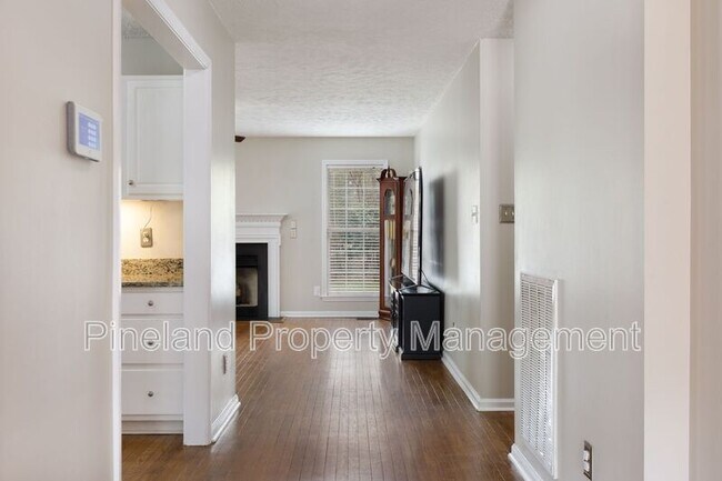Building Photo - 310 Timberidge Dr
