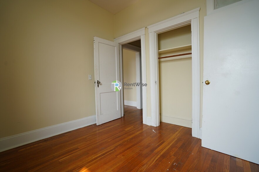 Building Photo - 223 Essex St
