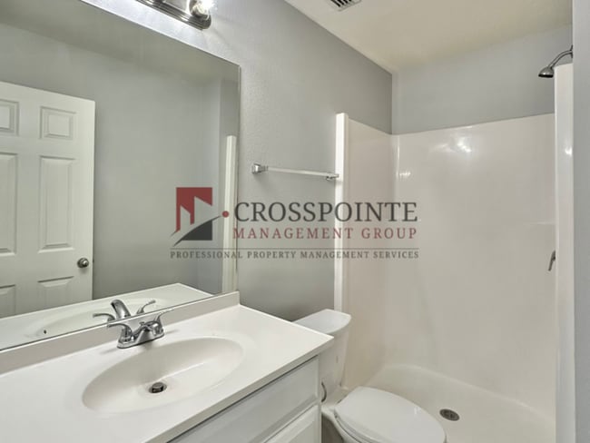 Building Photo - 3 Bedroom 2 Bath Duplex at Mansion Creek in Tyler! 1/2 OFF your first full month’s rent!