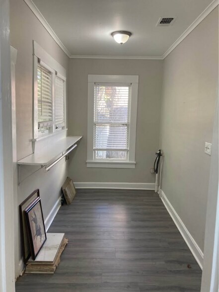 Building Photo - 842 Fairview St