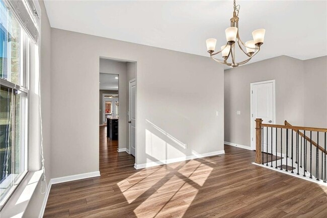 Building Photo - 3960 Redwood Dr