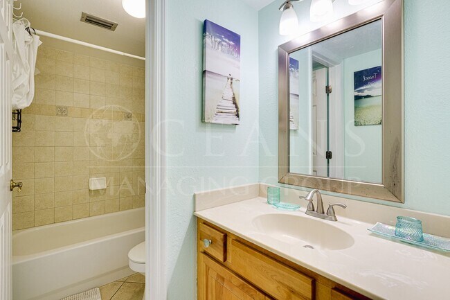 Building Photo - Fully Furnished 1BR/1BA Condo – Riverfront...