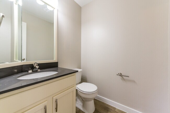 Building Photo - 1302 Crete Ln