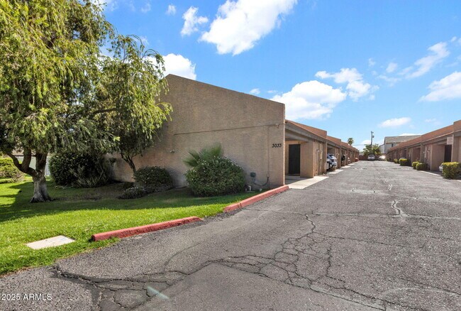 Building Photo - 3033 N 37th St