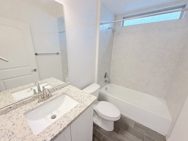 Building Photo - Beautiful 3 bed 2 bath home in Enchanted Hills area of Rio Rancho. Refrigerated Air! Near Hwy 550