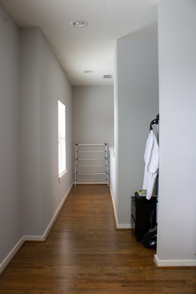 Building Photo - 1138 Patterson St