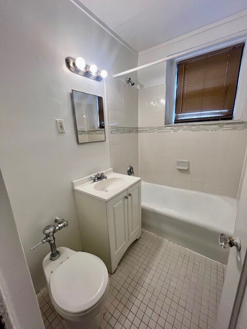 Building Photo - 3 Greenridge Ave