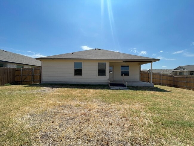 Building Photo - 301 Saddleback Trl