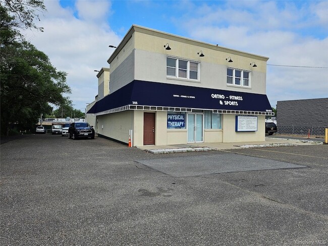 Building Photo - 355 Hicksville Rd