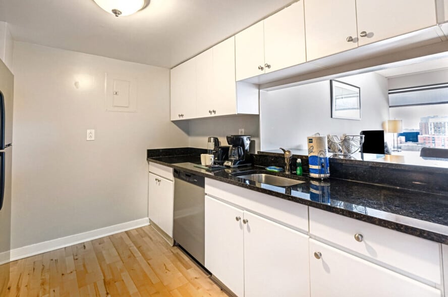 Building Photo - 127 Greyrock Pl