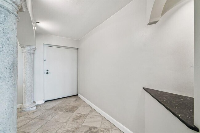Building Photo - 2413 Bayshore Blvd
