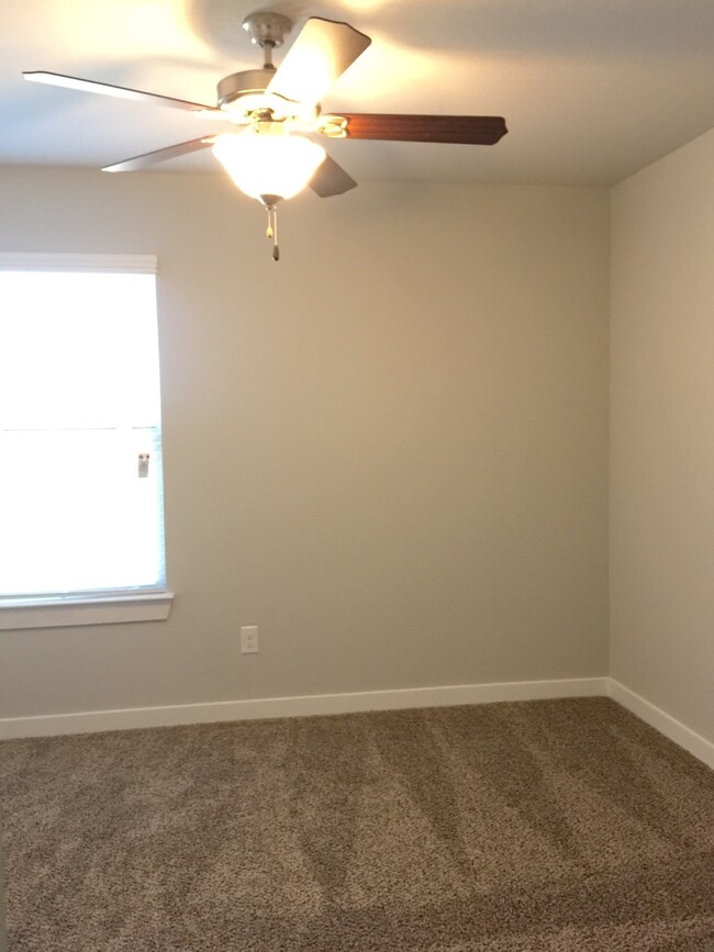Building Photo - LUXURY 2 STORY DUPLEX LOCATED IN MIDLOTHIA...