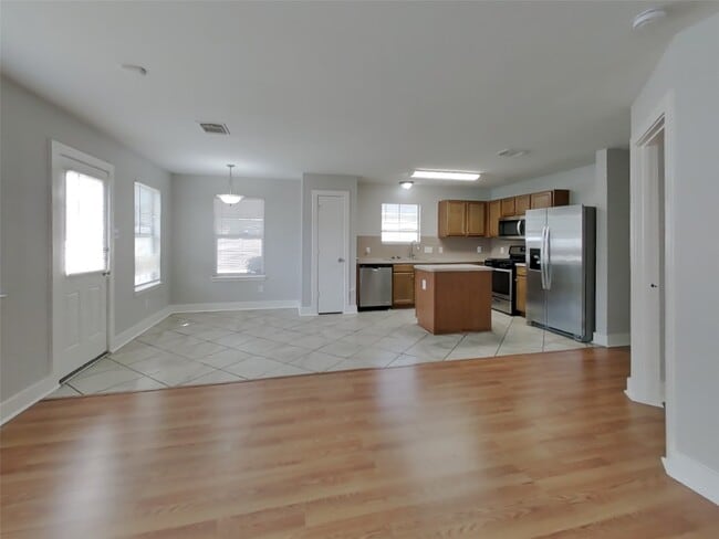 Building Photo - 6346 Hall Pond Ct