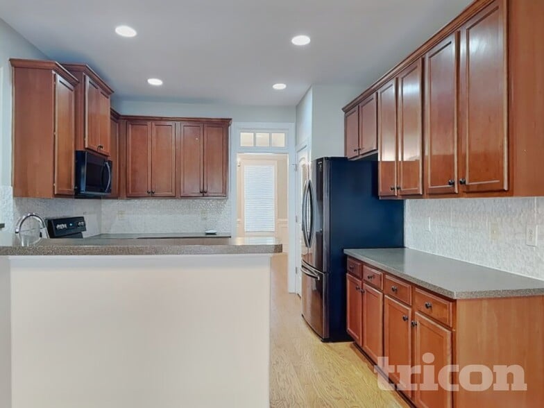 Building Photo - 448 Big Willow Way