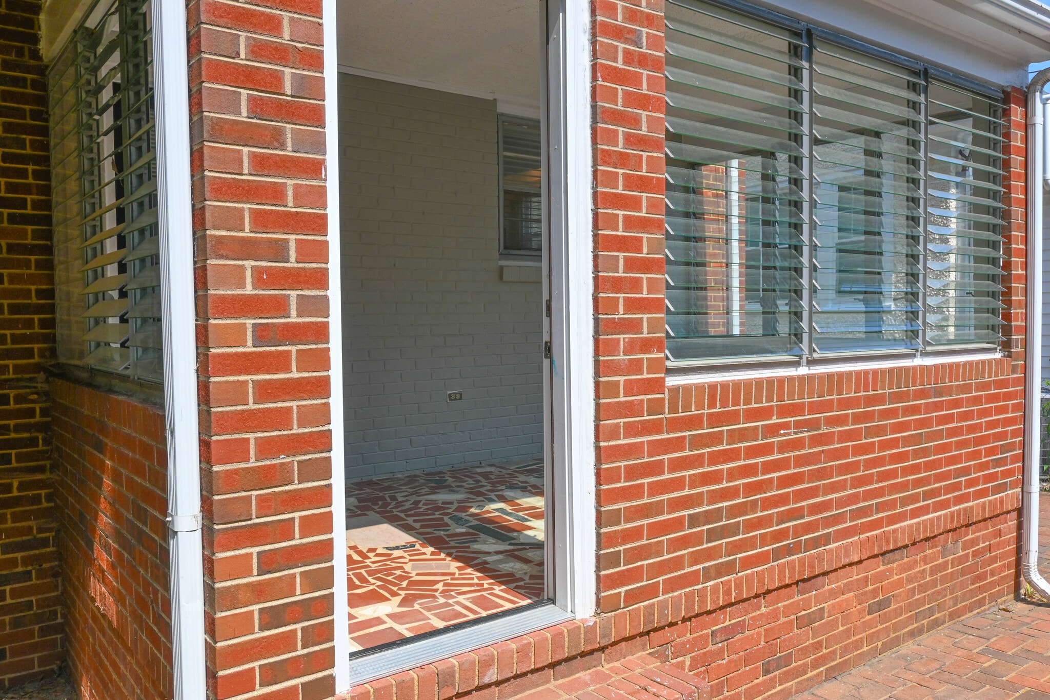 Building Photo - 6013 Patterson Ave