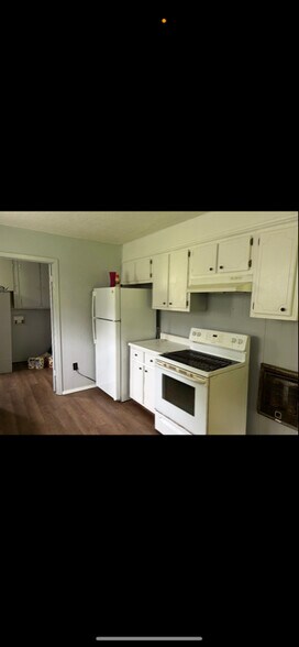 Building Photo - 1210 Hull Rd