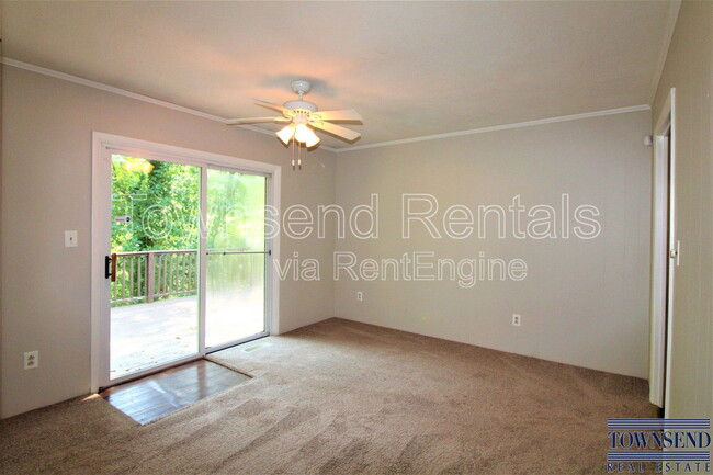 Building Photo - 718 Dandridge Dr