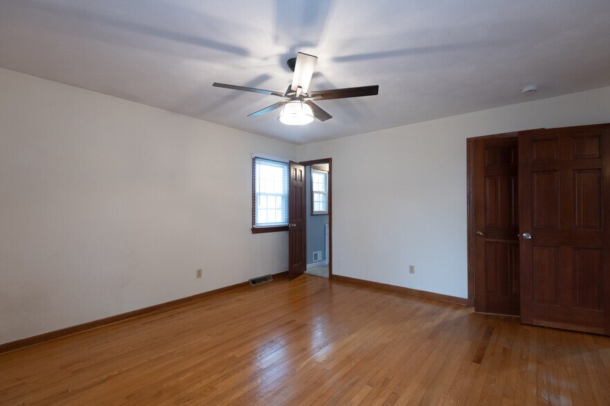 Building Photo - 561 Summit Ridge Dr