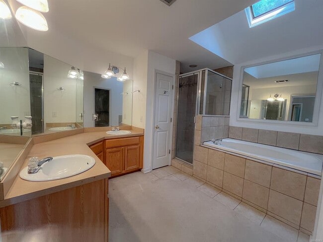 Building Photo - 1824 Woodmere Loop