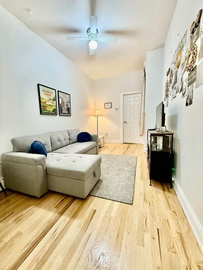 Building Photo - 1138 Summit Ave