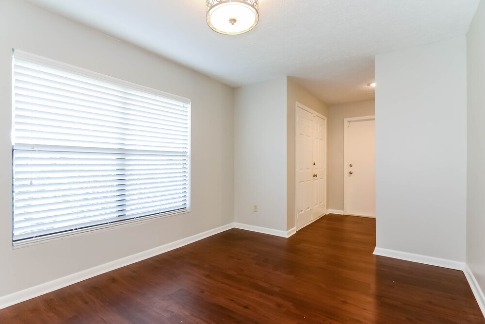 Building Photo - 2303 Willow Branch Ave