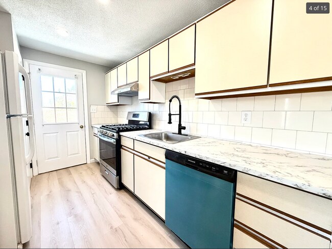 Building Photo - 1063 Tacoma St