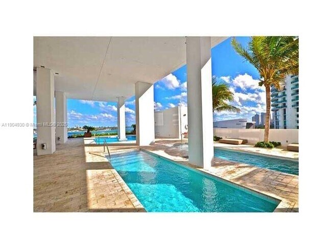 Building Photo - 1040 Biscayne Blvd