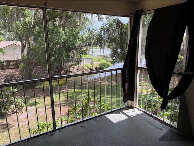 Building Photo - 3906 Versailles Dr