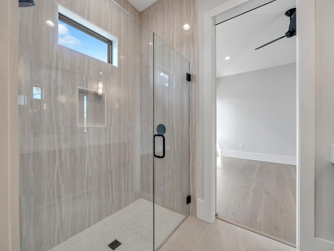 Building Photo - 330 Kelly Plantation Dr