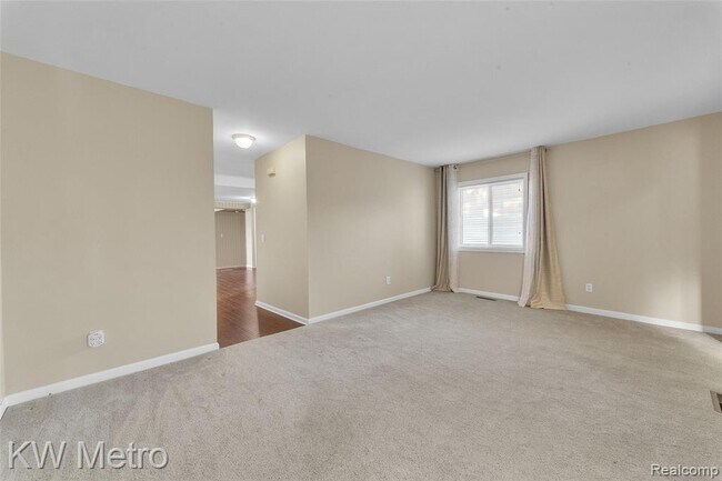 Building Photo - 2416 Shawood Dr