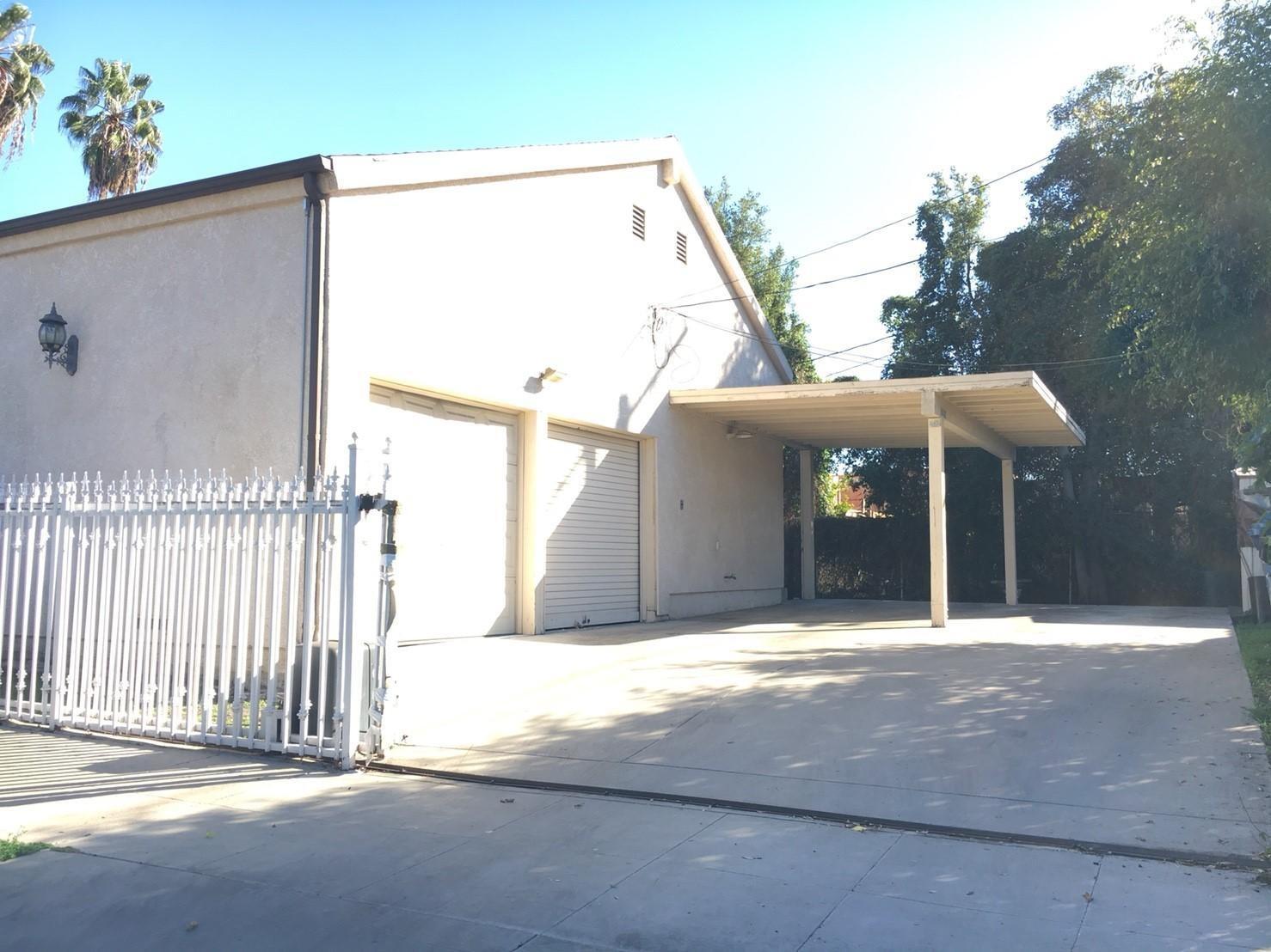 Building Photo - 549 N Martel Ave