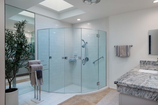 Building Photo - 2 Lehigh Ct