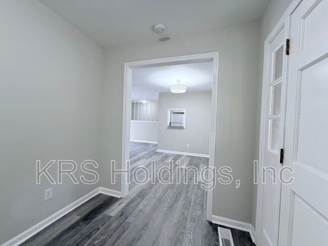 Building Photo - 4717 Willeva Dr