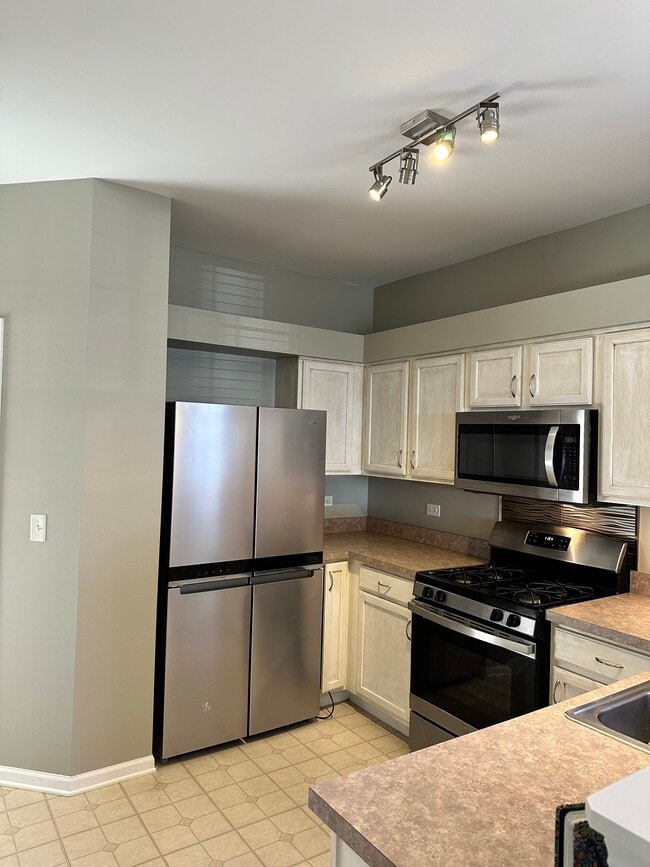 Building Photo - 4313 Dillon St