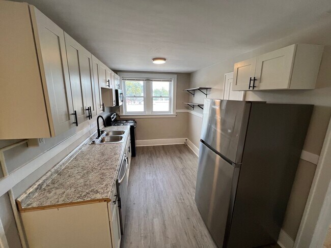 Building Photo - 2173 S Big Bend Blvd