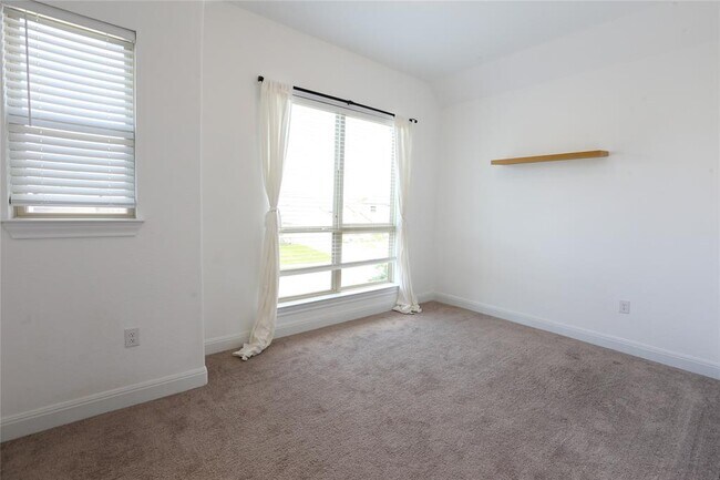 Building Photo - 432 Arrowhead Vine St