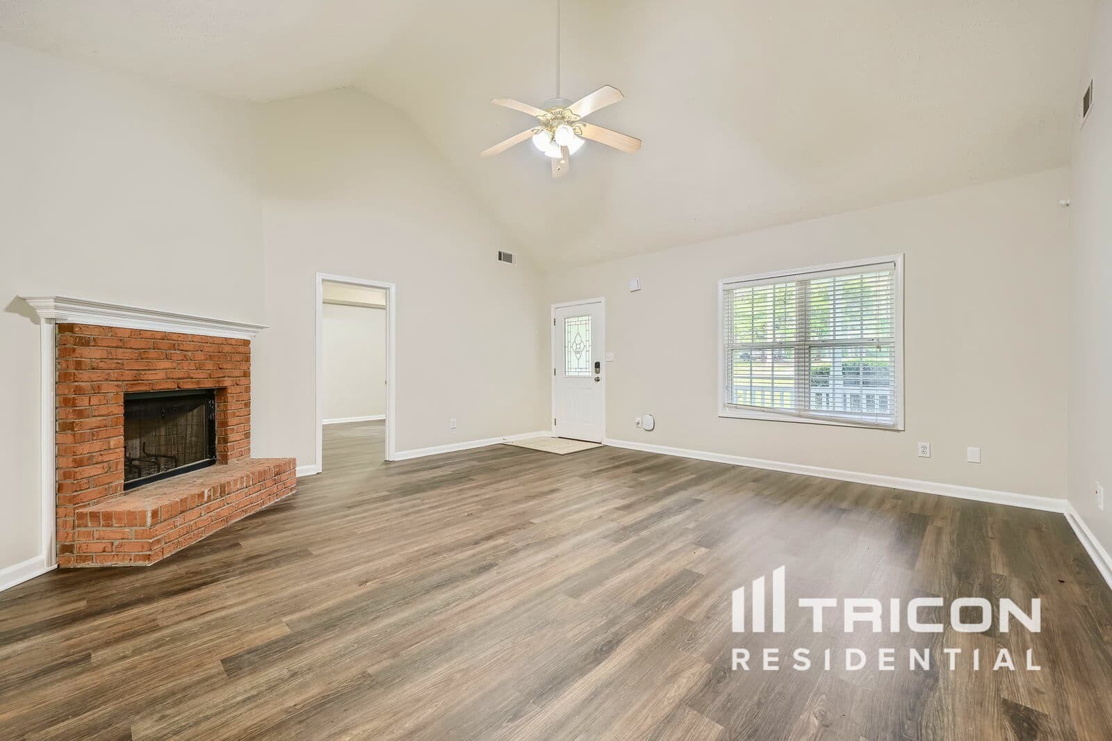 Building Photo - 1374 Lake Dow Rd