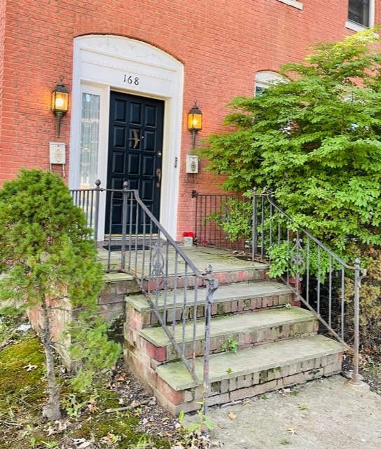 Primary Photo - 168 S Maple Ave