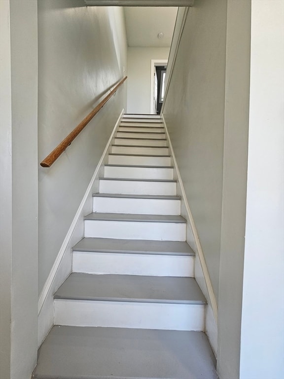 Building Photo - 46 Dennis St