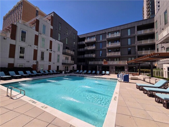 Building Photo - 775 Juniper St NE