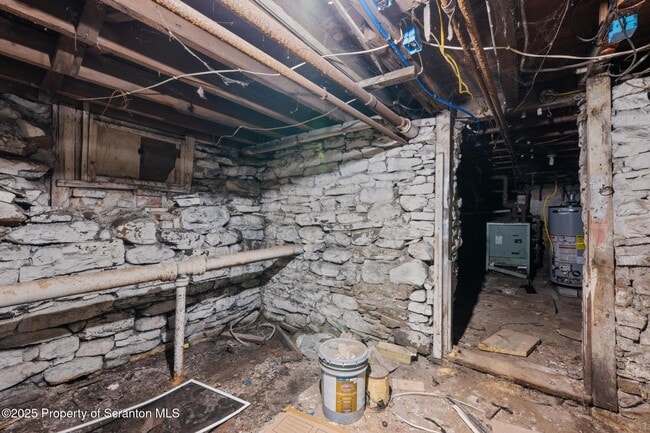 Building Photo - 121 Throop St