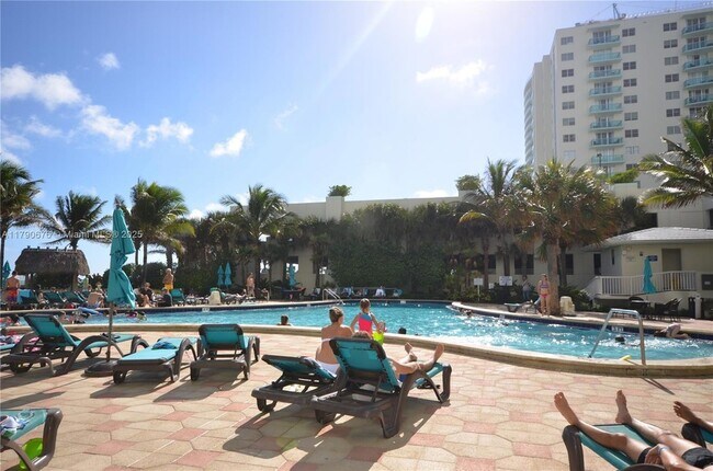 Building Photo - 3801 S Ocean Dr