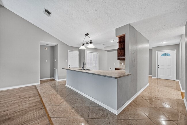 Building Photo - 19610 San Gabriel Dr