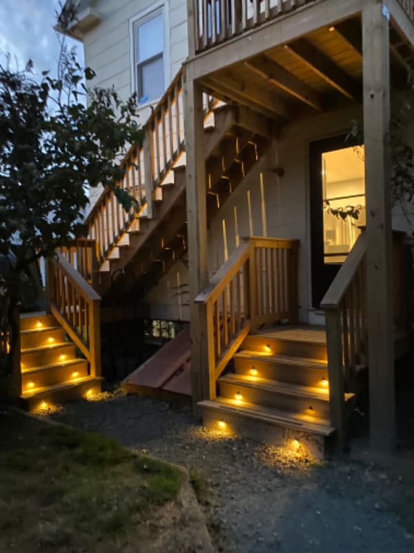 Building Photo - 68-70 College St