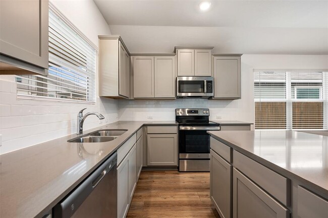 Building Photo - 148 Perfect World Lp