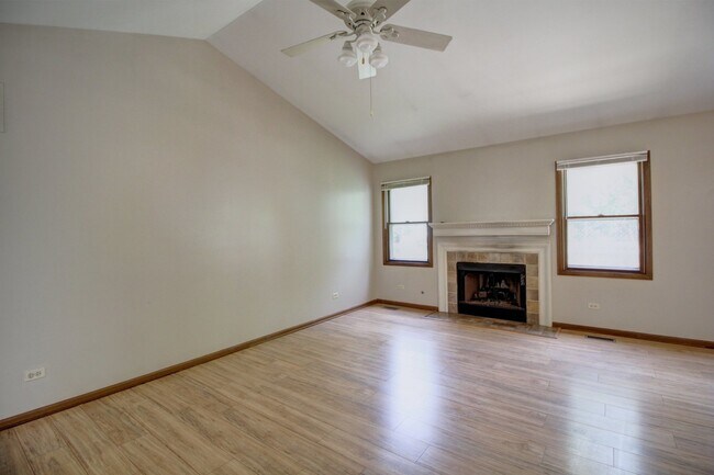 Building Photo - 148 Sandalwood Ln