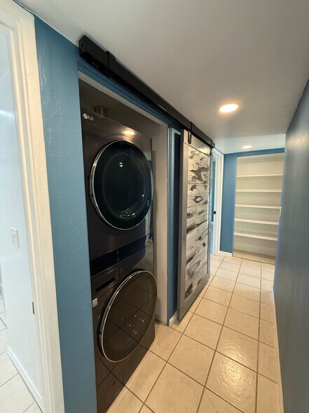 Building Photo - 3757 S Grady Pl