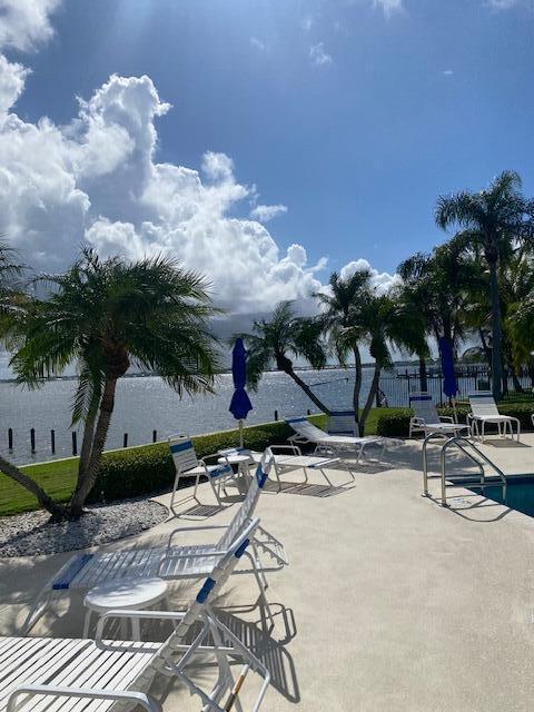 Building Photo - 4139 NE Moon River Cir