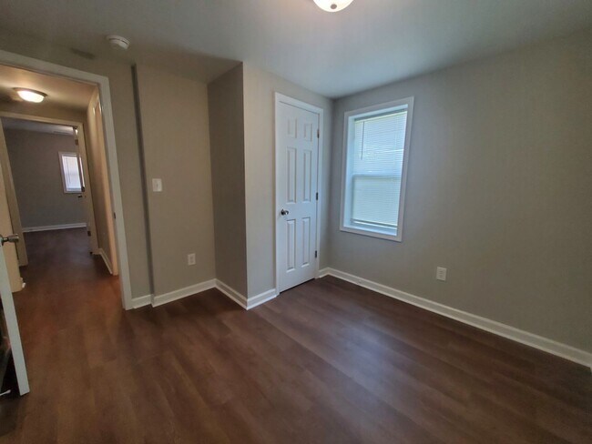 Building Photo - 2618 Graham Rd