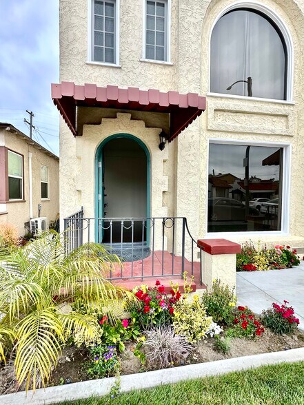 Building Photo - 211 Corona Ave